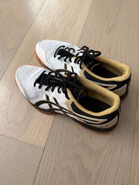 ASICS Gel-Rocket 9 Men's Athletic Shoes – White/Pure Gold, Size 9.5